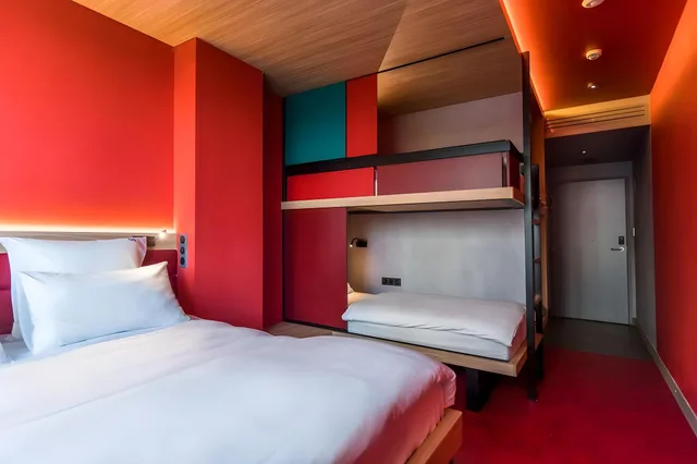 غرفة عائلية بسرير بطابقين وسرير كوين، Yooma Urban Lodge Paris Tour Eiffel 1/3