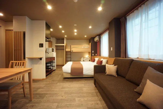 Room, Quintuple, WIRES HOTEL James zaka 1/1