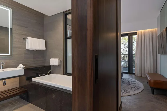 جناح بشرفة، Radisson Blu Mosi-oa-Tunya Livingstone Resort 3/4