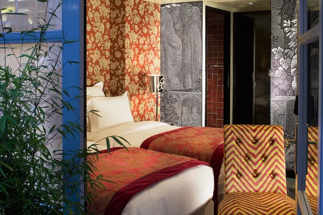 Deluxe, Privilege, Queen Bed, Hotel Le Bellechasse Saint Germain 3/5