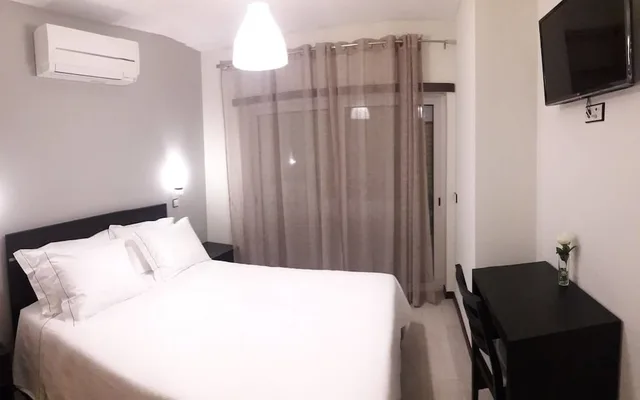 غرفة بسرير مزدوج بشرفة، Tires Guest House 1/3
