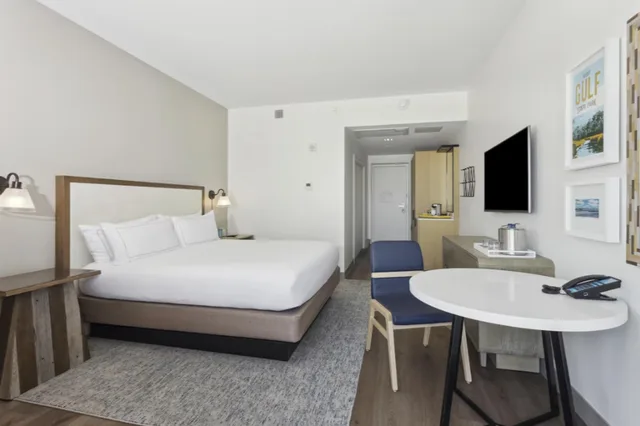 غرفة قياسية بسرير كينج، The Lodge At Gulf State Park A Hilton Hotel 4/8