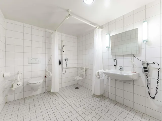غرفة قياسية بسرير فردي لذوي الإعاقة، Ibis Stuttgart Centrum 6/9