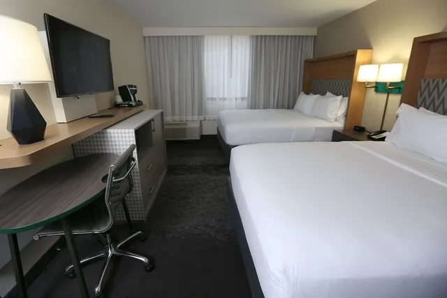 غرفة قياسية بسريرين مزدوجين، Holiday Inn & Suites Chicago North Shore (Skokie) 6/8