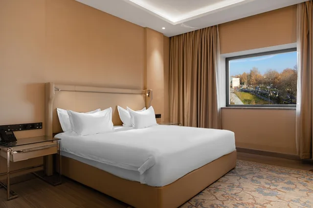 غرفة قياسية بسرير مزدوج، Movenpick Samarkand 2/4