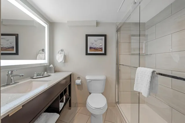 جناح بسرير كينج بشرفة، Best Western Denver East 5/8