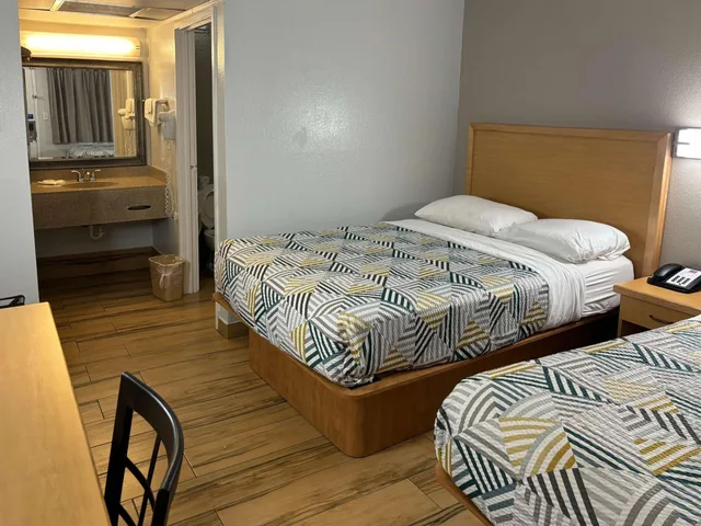 غرفة بسريرين كوين، Motel6 Riviera Beach, FL 5/10