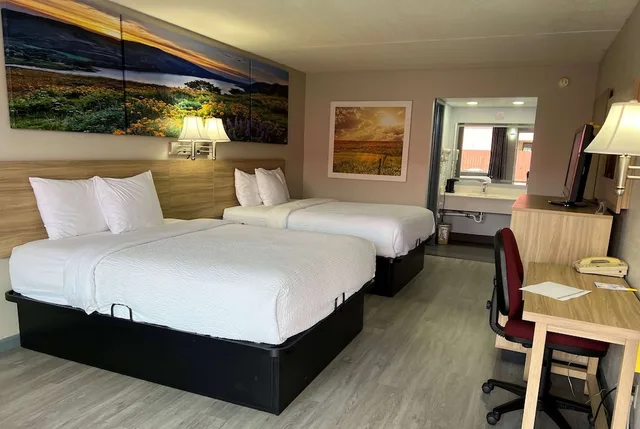 غرفة بسريرين كوين، Days Inn by Wyndham Salina South 2/10