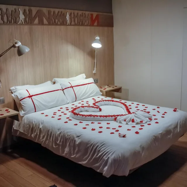 جناح ديلوكس بجاكوزي، Hotel Nomada 7/10