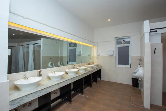 سكن مشترك بثمانية أسرّة للنساء، Yakety Yak Hostel 3/3