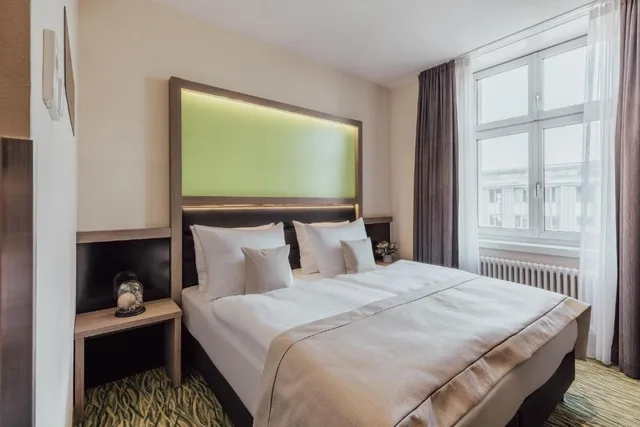 غرفة بسرير كوين، Garner Hotel Berlin - Charlottenburgm, an IHG Hotel 3/5