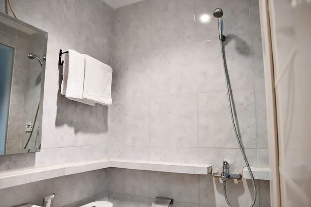 Deluxe Double Room, Tuju Abuserin Syariah 18/19
