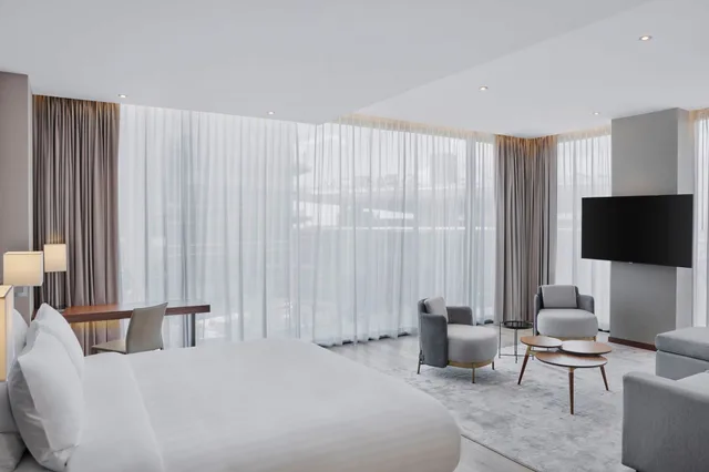 1 Bedroom, Suite, King Bed, City View, Sofa, Ac Hotel By Marriott Saltillo 7/10