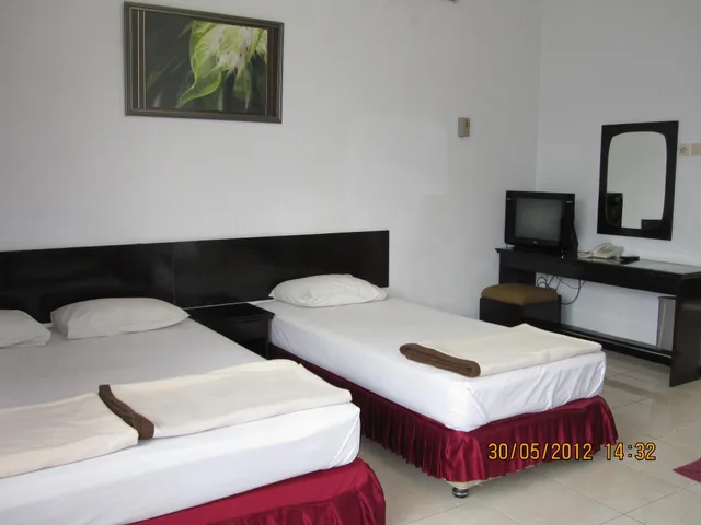 غرفة ديلوكس ثلاثية بثلاثة أسرّة، Hotel Santosa 2/2