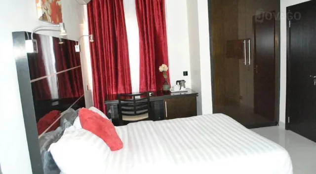 غرفة قياسية بسرير كينج بإطلالة على المسبح، Hotel Villa Picasso 4/10