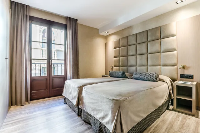 Room, Queen Bed, Hotel Suizo 1/10