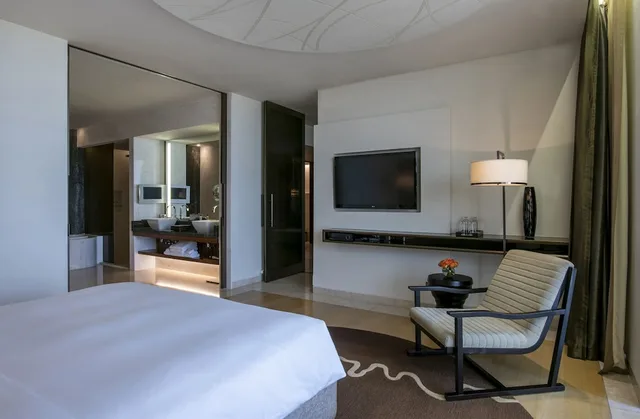 غرفة بسرير كينج، Park Hyatt Abu Dhabi Hotel & Villa - Saadiyat island 2/10