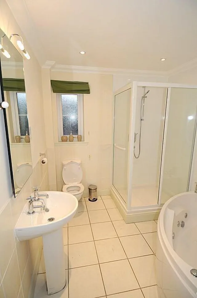 كوخ بسرير مزدوج وسرير بطابقين وسرير بطابقين بغرفتي نوم، Bcc Lochness Cottages 3/3