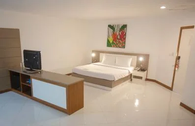 غرفة عائلية بسرير كينج وسرير بطابقين، Pinnacle Grand Jomtien Resort 1/1