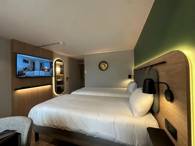 Room, Twin Beds, Campanile Clermont Ferrand Riom 4/10