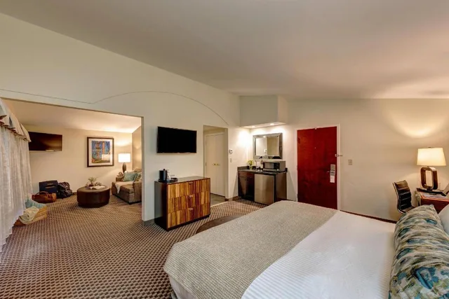 جناح سوبيريور، The Garrison Hotel & Suites Dover-Durham, Ascend Hotel Collection 3/5