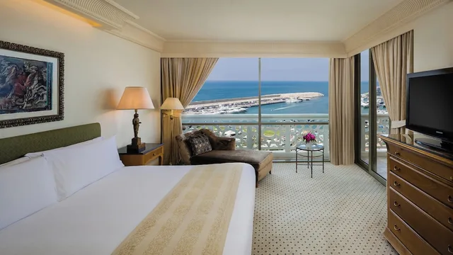 Mediterranean, Ambassador, Suite, King Bed, with View، Intercontinental Phoenicia Beirut 1/3