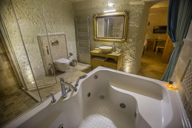 Cave, Garden, Spa, Suite، Azure Cave Suites 2/5