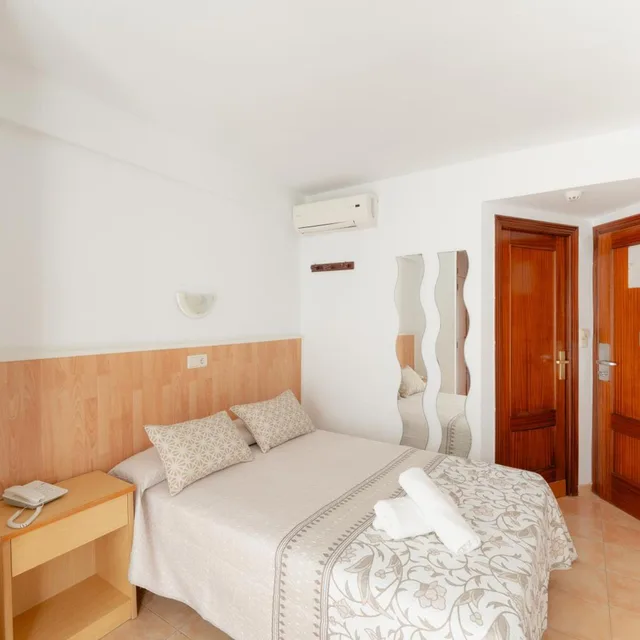 غرفة بسرير مزدوج أو سريرين منفصلين، Hotel Santa Faz - Adults Only 2/10