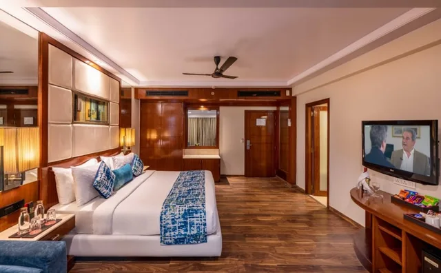 غرفة بريميوم بسرير كينج، Libra Lords Inn Jaipur 1/6