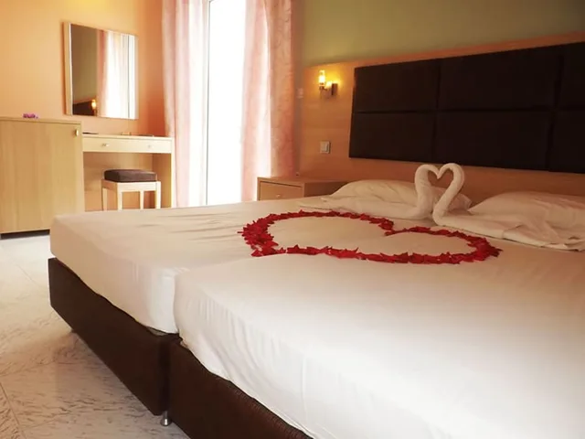 Superior, Twin Beds, Leonidas Hotel & Studios 1/7