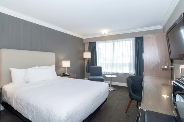 غرفة قياسية بسرير كوين، Sandman Hotel Langley 1/3