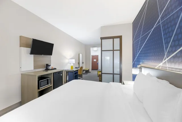 جناح بسرير كينج لذوي الإعاقة، Comfort Suites Pecos 4/10