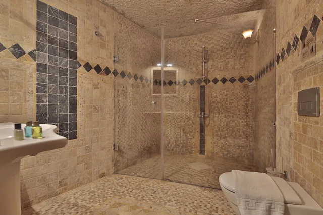 غرفة قياسية بسرير مزدوج، Shoestring Cave House 6/8