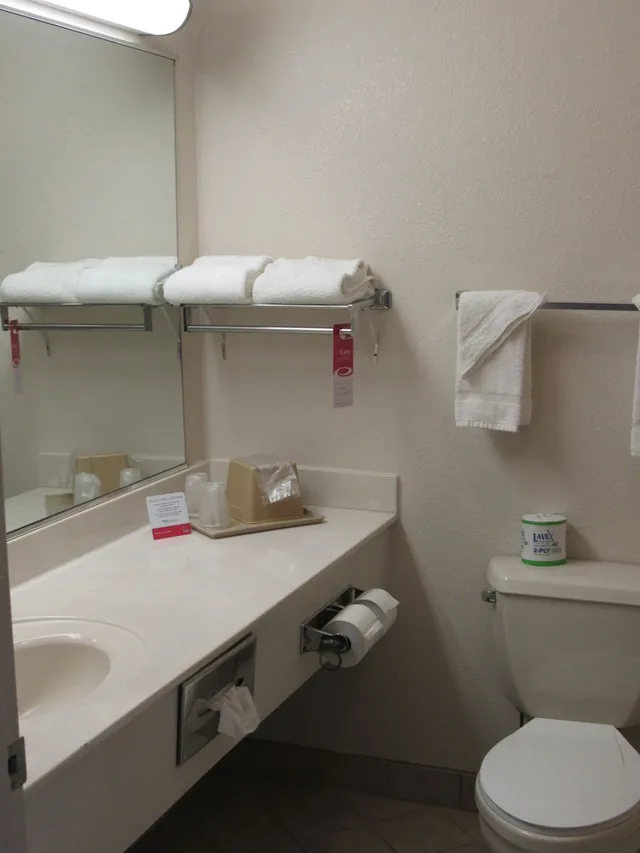 غرفة بسريرين كوين للمدخنين، Econo Lodge Carlisle Central 4/4