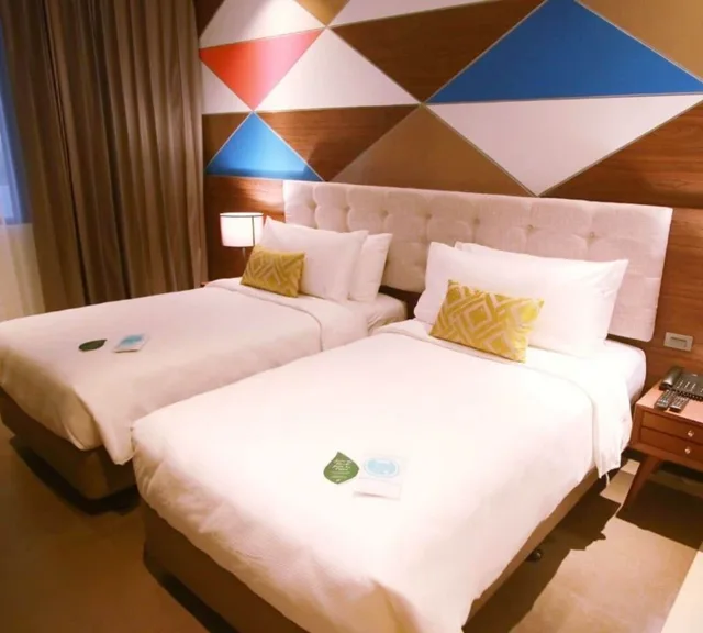 Deluxe, Twin Beds, Summit Hotel Naga 2/4