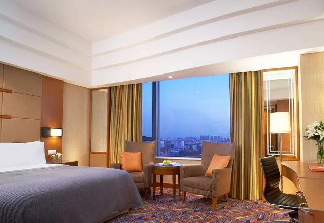 غرفة ديلوكس بسرير كينج، Shangri La Baotou 4/6