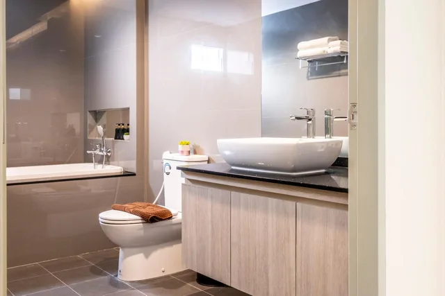 جناح بسرير كينج بشرفة، Sinsuvarn Airport Suite 6/9