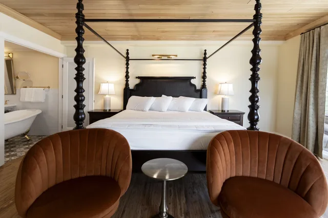 Luxury, King Bed, Ocean View, Adult Only, Grassy Flats Resort & Beach Club (ex Casa Del Sol Beach Resort) 2/9