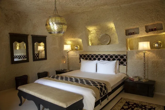 جناح سوبيريور، Hezen Cave Hotel 4/7