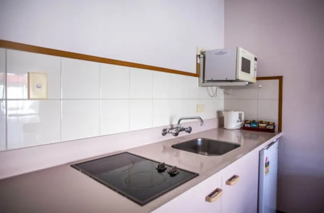 Family, Unit Bath, Large، Bennetts Thermal Pools Motor Inn 5/5
