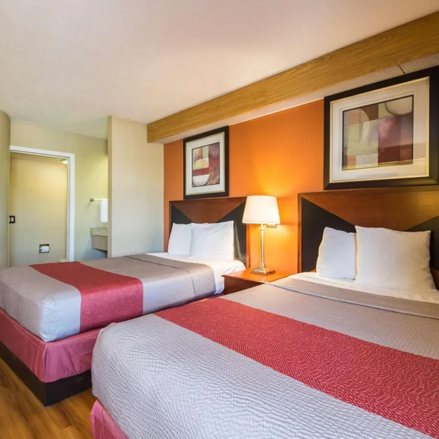 غرفة رباعية، Motel6 Indianapolis, IN - Airport 1/10
