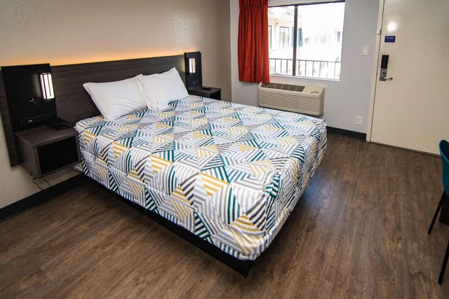 غرفة بسرير كوين لذوي الإعاقة، Motel6 Ft. Pierce, FL 4/10