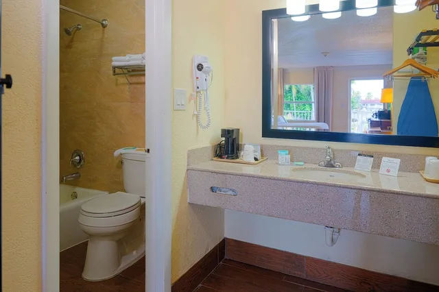 غرفة بريميوم بسريرين مزدوجين، Fairway Inn Florida City Homestead Everglades 7/10