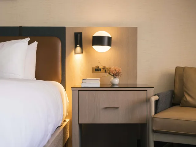 Renovated, Deluxe, King Bed, with View, Sofa، Fairmont Tremblant 3/4