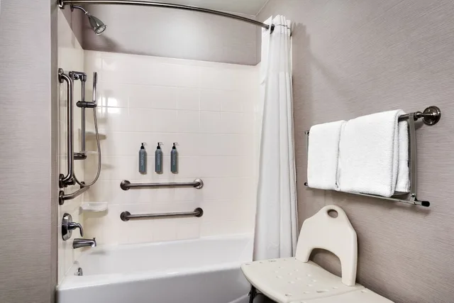 غرفة بسريرين كوين، Courtyard Marriott Johnson City 4/4