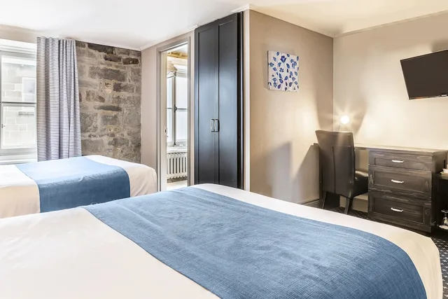 غرفة سوبيريور بسريرين مزدوجين، Hotel Louisbourg 1/4