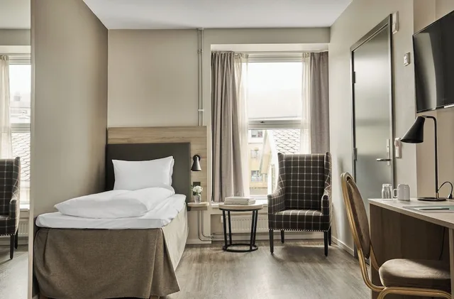 غرفة قياسية بسرير فردي، Fru Haugans Hotel 3/5
