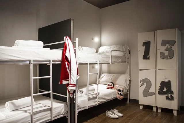 Female Dorm, 4 Beds, Private Bathroom, room00 Chueca Hostel 1/1