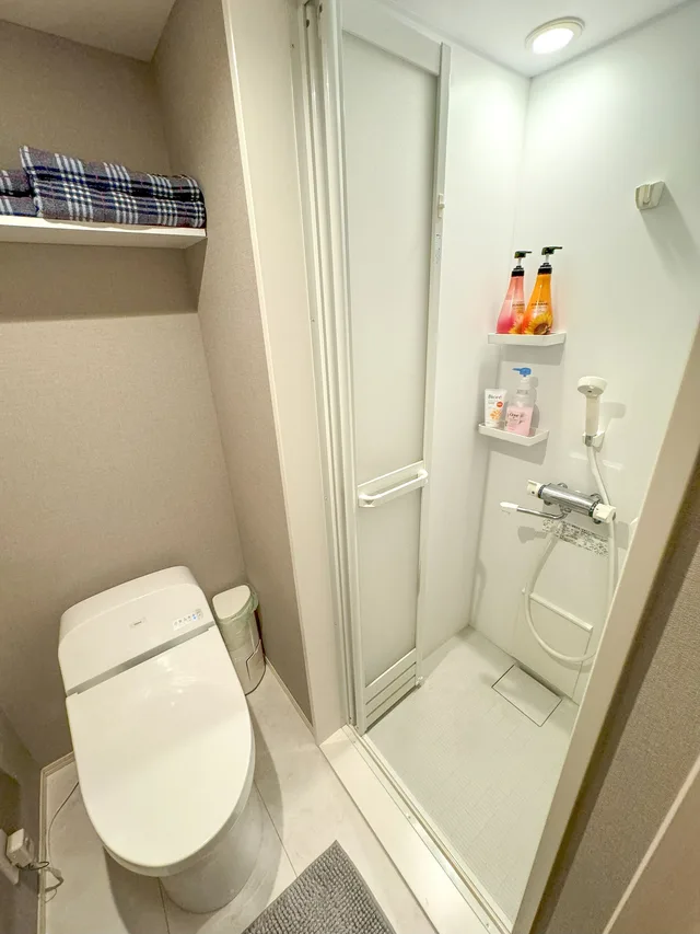 غرفة عائلية بسريرين منفصلين في المبنى الرئيسي، Shinjuku Warm House 10/10