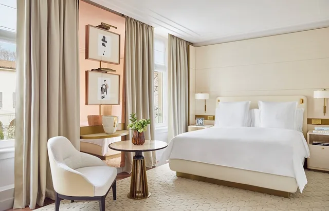 غرفة بريميوم بسرير كينج بإطلالة على الحديقة، Four Seasons Hotel Milano 1/5